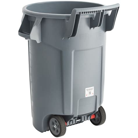 Rubbermaid Brute Gallon Gray Wheeled Round Trash Can