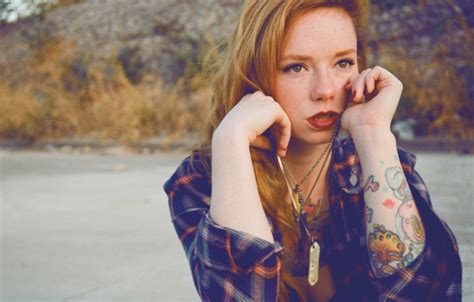 Обои Girl Woman Model Tattoo Redhead Tattoos Hattie Watson Female Necklace Tats
