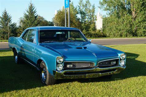 10 Best Classic Cars of the 60s | Wheel