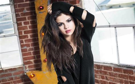 Selena Gomez Selena Gomez Hd Wallpaper Wallpaper Flare