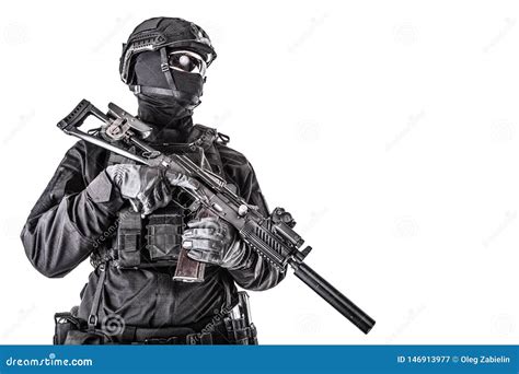 Retrato Del Combatiente Armado Del Equipo T Ctico De La Polic A Imagen De Archivo Imagen De