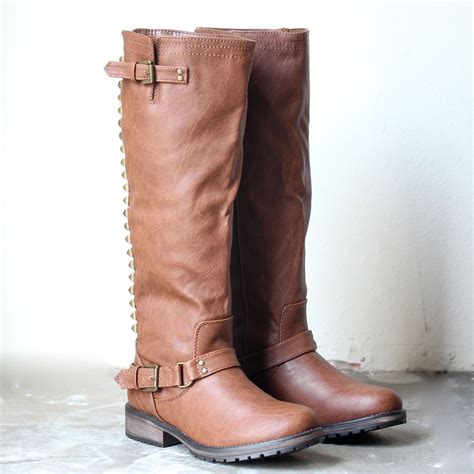 Amazing Tones Of Dark Chestnut Brown Adorn These Tall Riding Boots