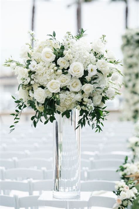 Pin By Dejanae Events LLC On Client Amber Suraqah White Wedding Flowers Centerpieces