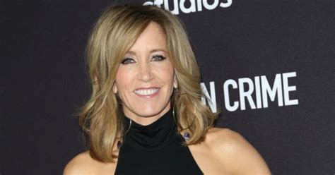 Felicity Huffman Body Measurements Height Weight Bra Size Shoe Size