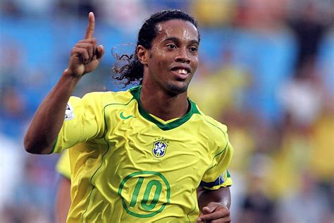 Fue un desgraciado accidente el que llevó. Ronaldinho: The Smiling Assassin | Football Whispers