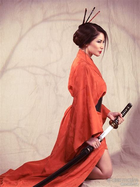 I Like The Layout Of This Photo Shoot But She Has The Katana On The