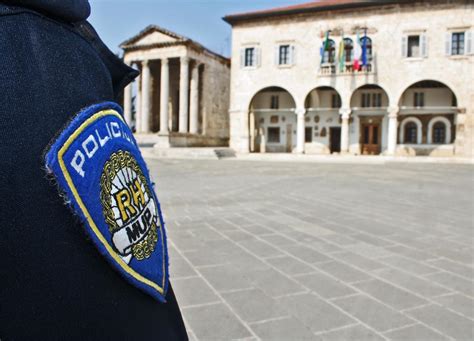 Policijska Uprava Istarska Otkriven Počinitelj Koji Je Na Gradsku
