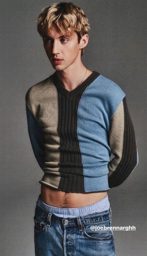 Pin On Troye Sivan Men Blonde Hair Fit Men Bodies Model Inspo