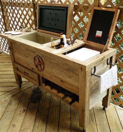 It also works great as a potting station! 26 Creative and Low-Budget DIY Outdoor Bar Ideas - Amazing ...