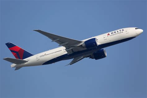 Delta Air Lines Boeing 777 200lr Global Traveler