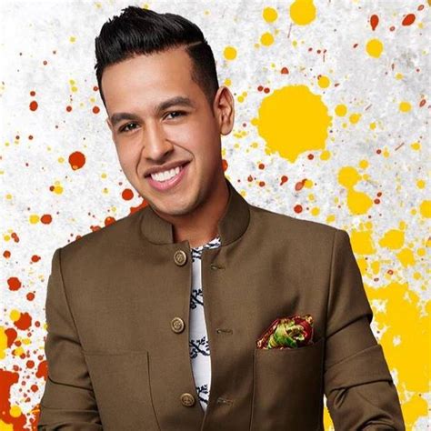 Cientos de seguidores llegaron a casa de la abuela del cantante fallecido para darle su sentido pésame. Muere en accidente el cantante colombiano Martín Elías ...