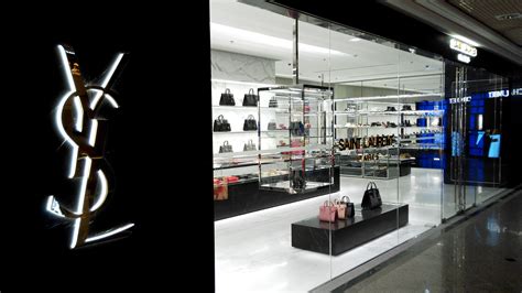 Hong kong kitchen st ives. Yves Saint Laurent » Steckbrief | Promi-Geburtstage.de