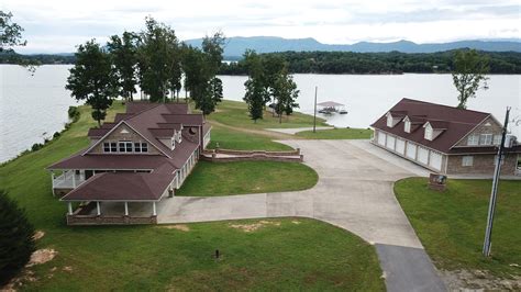 Lakefront Property | Lake Homes by LakefrontLiving.com