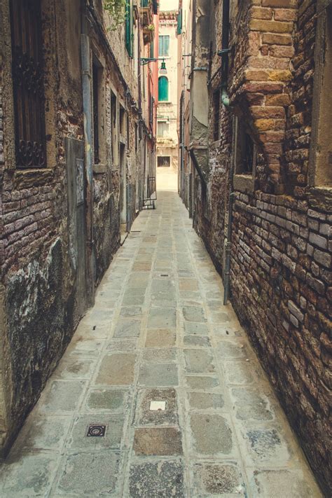 Narrow Street In Venice Free Stock Photo Public Domain Pictures