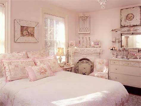 Shabby Chic Bedding Sets A Romantic Atmosphere In A Stylish Bedroom
