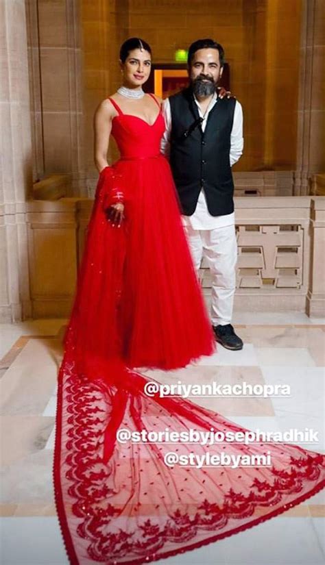 Presenting New Pictures From Priyanka Chopras Wedding Reception
