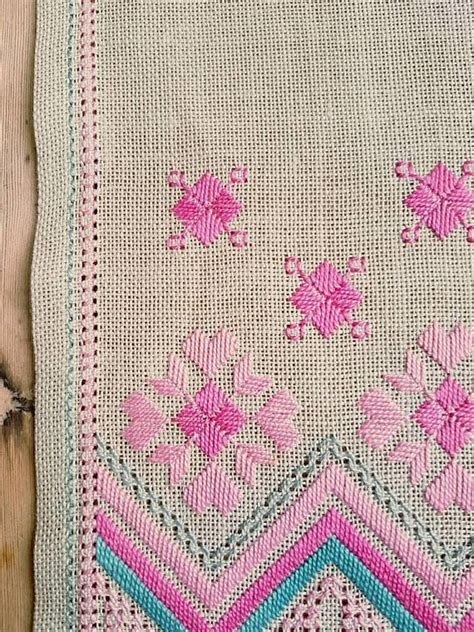 Beautiful Pinkturquoiseoffwhite Embroidered Tablerunner