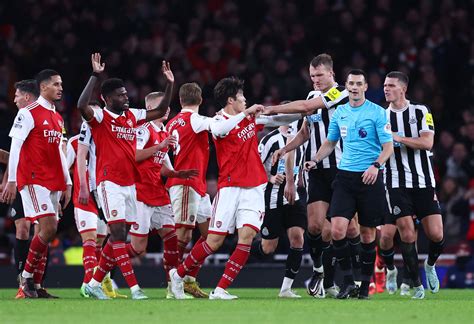 Leaders Arsenal Held By Newcastle Man United Win Again Reuters