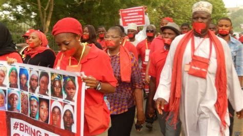 Iskancin yan matan hausawa yanzu har akantiti. Hotunan tunawa da 'yan matan Chibok - BBC News Hausa