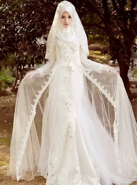 gaun pengantin muslimah warna putih terbaru 2017