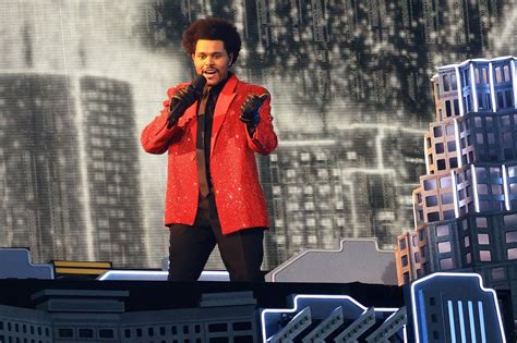 So, after the weeknd's decapitation and transformation, he gets to perform for the occult elite. The Weeknd: Viel Kritik an Super-Bowl-Halbzeitshow | GALA.de