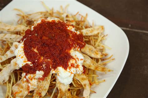 Hadi gelin öncelikle tavuklu çökertme kebabı tarifi için bize gereken malzemelere bir göz atalım. Tavuklu Çökertme Kebabı - Arda'nın Mutfağı