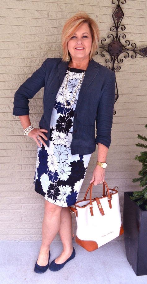 40 Beautiful Business Casual Work Outfit For Women Over 40 Clothes