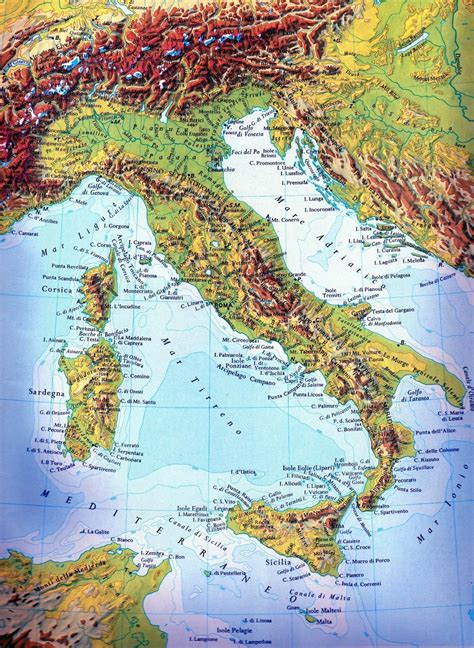Mappa Dettagliata Dell Italia Evidenziata Sulla Mappa Del Mondo My