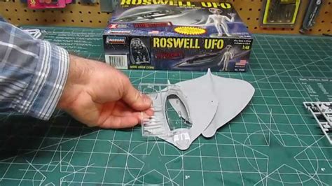Lindberg Roswell Ufo With Alien Figure Model Kit Open Box