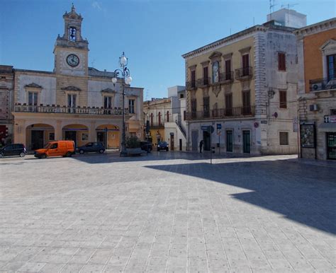 Stazione fasano a 1,5 km. Fasano - La Piazza principale di Fasano