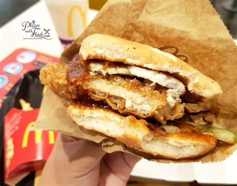 Celebrate malaysians' love for nasi lemak with the new nasi lemak burger! Nasi Lemak Burger McDonald's Malaysia Review