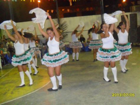 Jovens Da Igreja Católica Romana Em Vertente Do Lério Criam Grupo De Danças