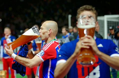 Bastian Schweinsteiger Beer : beer friday tgif lol funny prank bayern