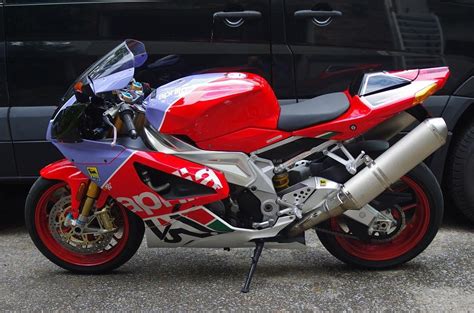 The rsv is the easiest sportsbike i have ever ridden to keep to the speed limit. 2008 Aprilia RSV 1000 R, Bol d'Or replica.