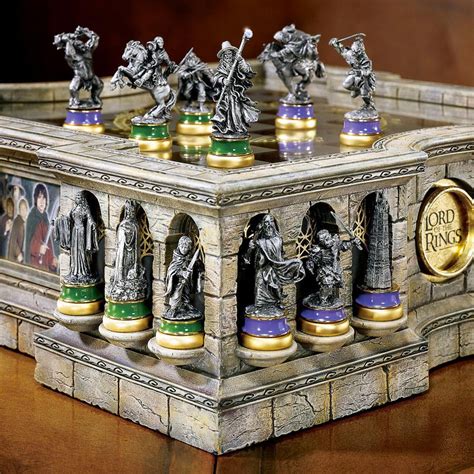 The Lord Of The Rings Collectors Chess Set By The Noble Collection Geekcore
