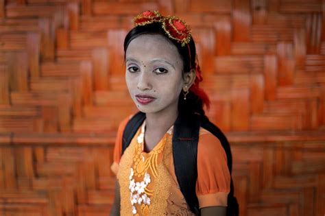 Ap Photos Rohingya Girls Find Joy In Elaborate Makeup Seattle Wa