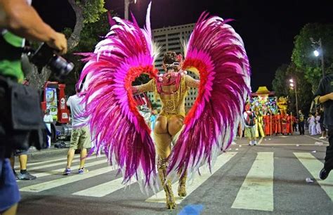 Scantily Clad Carnival Queen S Thong Pings Open And Falls Off In