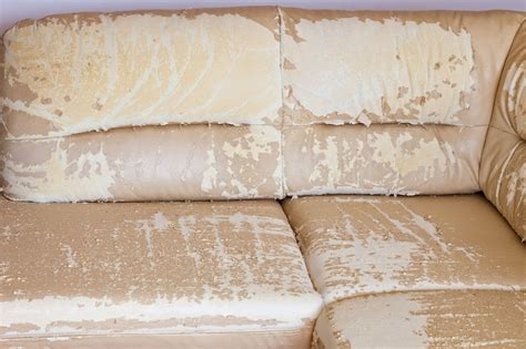 Die nachfolgenden punkte sollten sie beim reparieren und ein sofa aus kunstleder ist im laufe der jahre einer besonders starken belastung ausgesetzt. Kunstledersofa blättert ab » 5 Tipps und Tricks!