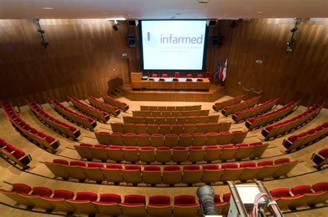 É um organismo regulador responsável pela formulação da. Infarmed