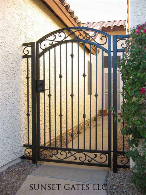 Courtyard Gate 531 Sunset Gates