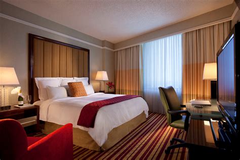luxury hotel rooms downtown dallas renaissance dallas hotel