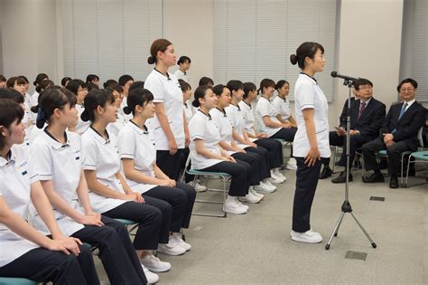 729 第4回 Pinning Ceremonyを開催しました。 慶應義塾大学看護医療学部
