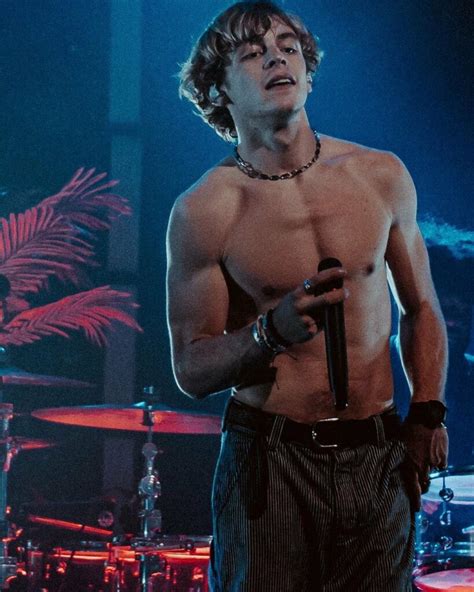 Ross Lynch Has A Party Trick And Its Grabbing His Crotch On Stage