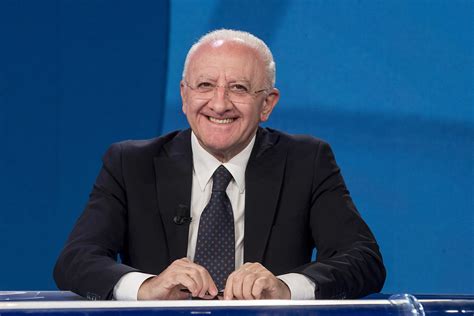 Scuola, in campania si torna in aula il 14 settembre: Con le scuole chiuse Vincenzo De Luca ha scelto di tenere ...