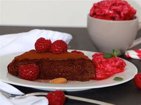 We did not find results for: Nur 4 Zutaten: Schoko-Mandel-Kuchen | EAT SMARTER