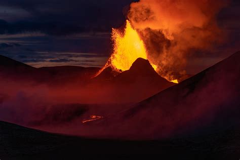 Photos Icelandic Volcanic Eruption A ‘wonder Of Nature Twin Cities