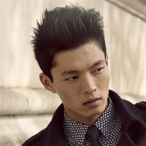 On la choisit avec un léger dégradé pour ne pas alourdir les. coupe de cheveux homme court asiatique - Coupe pour homme