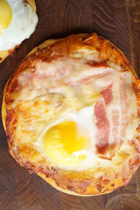 Små Pizzaer Med æg Og Bacon Madling Dk Morgenmad Og Brunch Madopskrifter Brunch Ideer