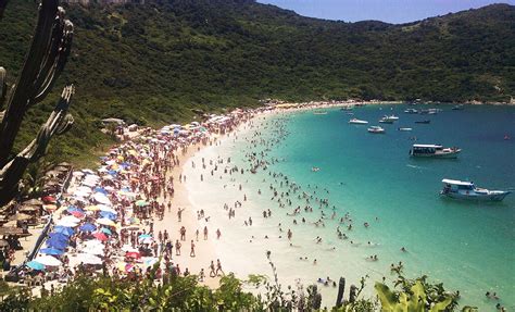 Arraial do cabo é um dos lugares mais bonitos do brasil. Praia do Forno - Arraial do Cabo - Viagens e Caminhos