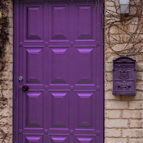 10 Ideas For Using Pantones Ultra Violet 2018 Color Of The Year In
